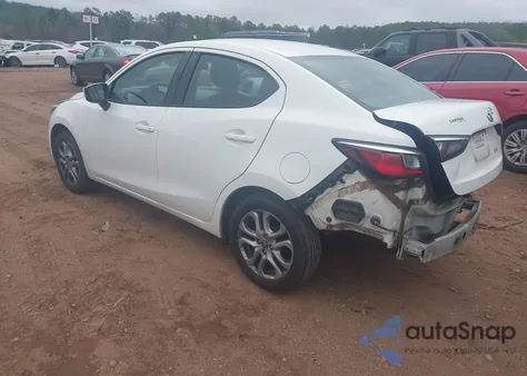 2018 Toyota Yaris Ia z USA, uszkodzony, nr VIN 3MYDLBYV4JY333024